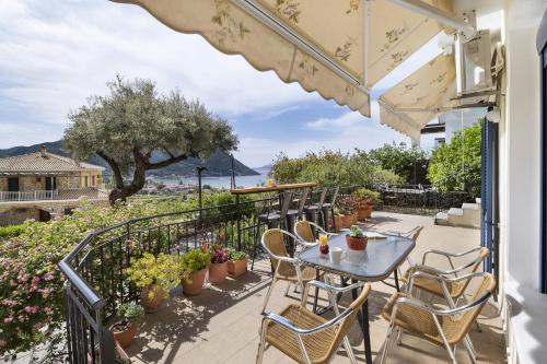 Panorama apartment 1 — 4-Star Luxury Hotel in Vasiliki, Greece