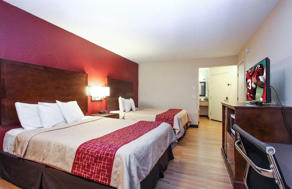 Red Roof Inn Portland - photo 7
