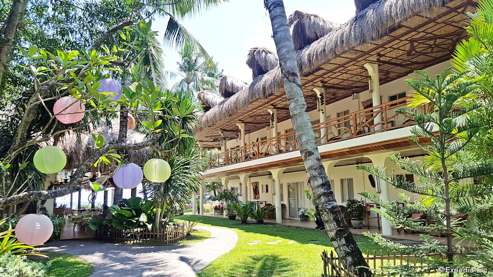 Mikes Dauin Beach Resort