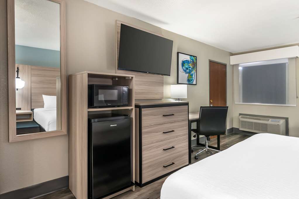 Best Western Park City Wichita North - photo 16