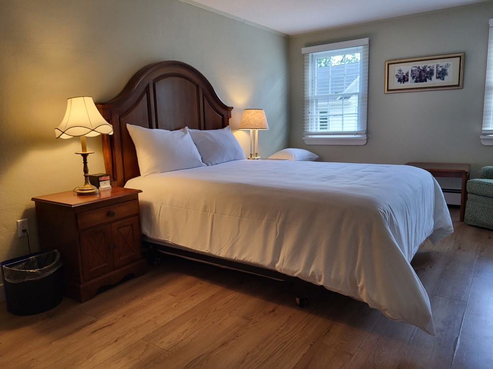 The Stowe Village Inn - photo 8