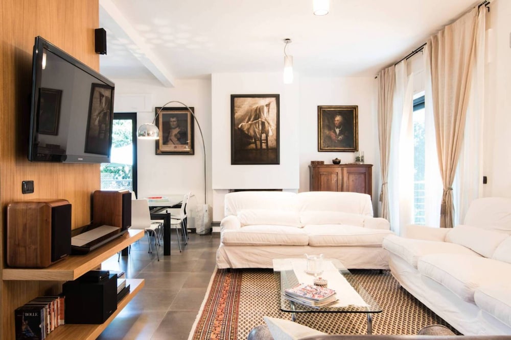 Villa Il Cedro — 4-Star Luxury Hotel in Marciana Marina, Italy
