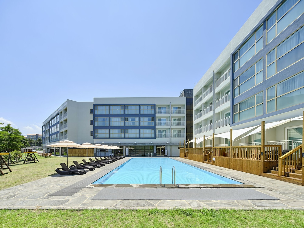 Shin Shin Hotel Jeju City — 4-Star Luxury Hotel in Jeju City, South Korea