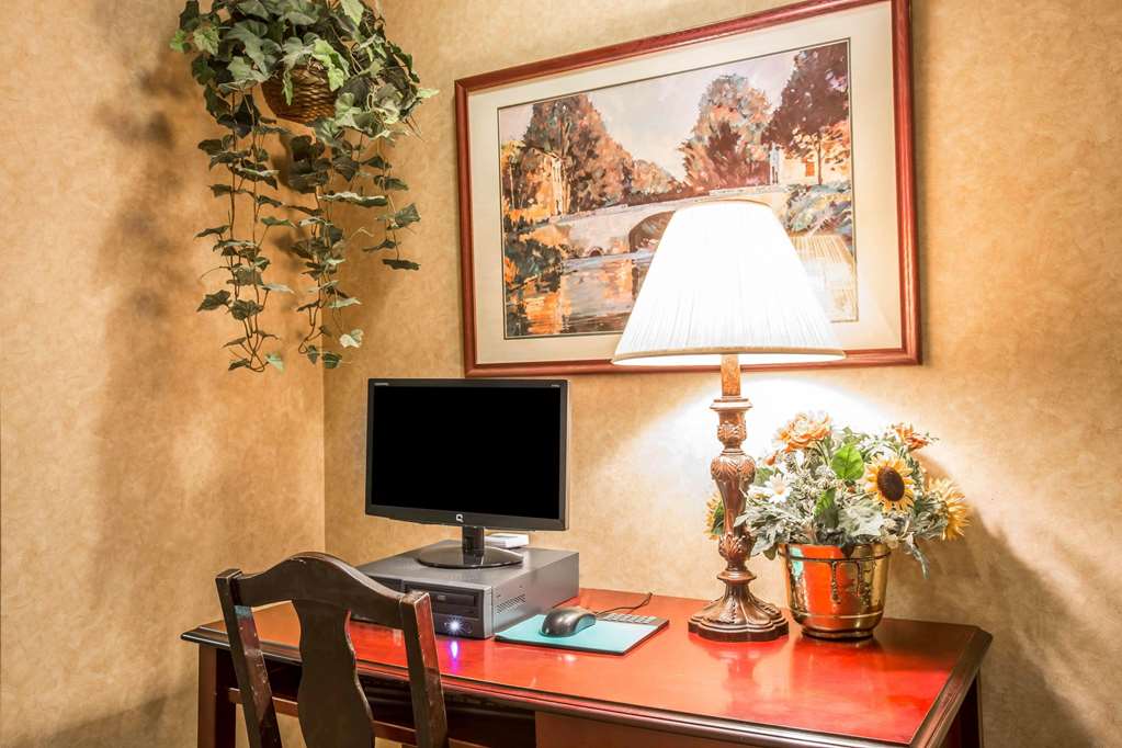 Quality Inn Greeneville Tusculum - photo 20