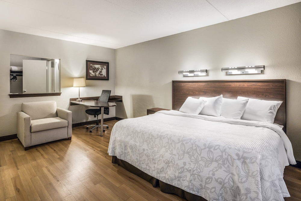 Red Roof Inn PLUS Boston Woburn Burlington - photo 17
