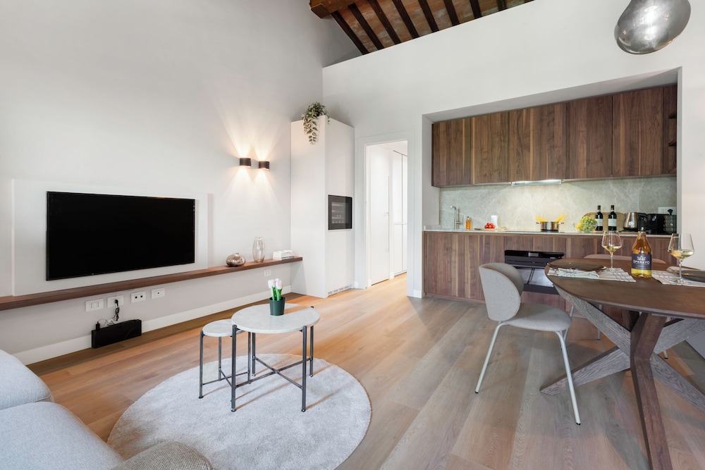 Correggiolo Romantic Apartment Pool Montaione Toscana — 4-Star Luxury Hotel in Montaione, Italy