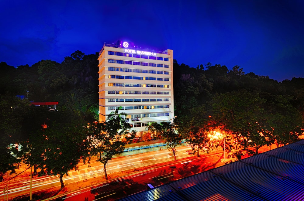 Howard Johnson by Wyndham Kota Kinabalu City Centre — hotel in Kota Kinabalu