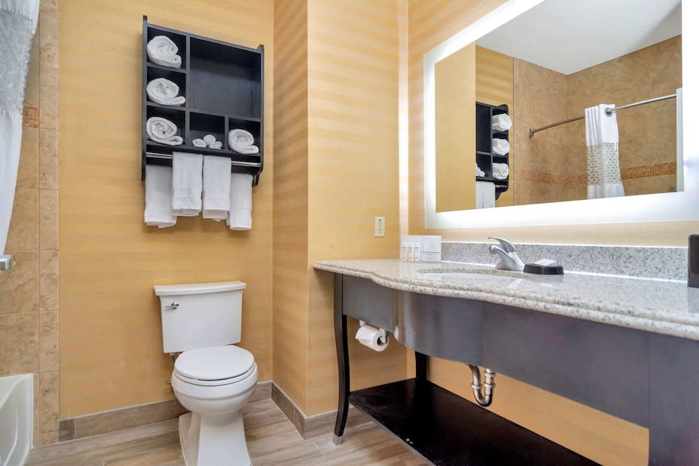 Hampton Inn & Suites Fort Worth Fossil Creek - photo 33