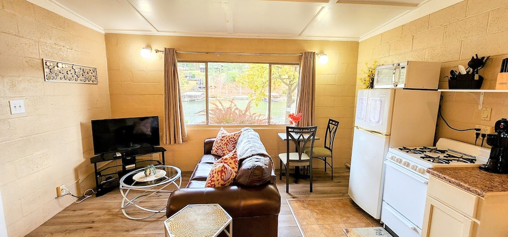 Edgewater Resort Cottage #1 - photo 90
