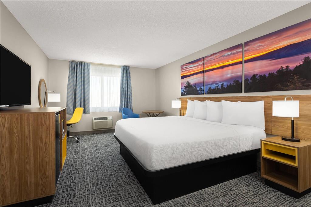 Days Inn by Wyndham Rawlins - photo 19