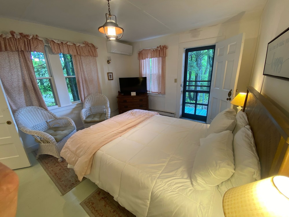The High Tide Inn - photo 32