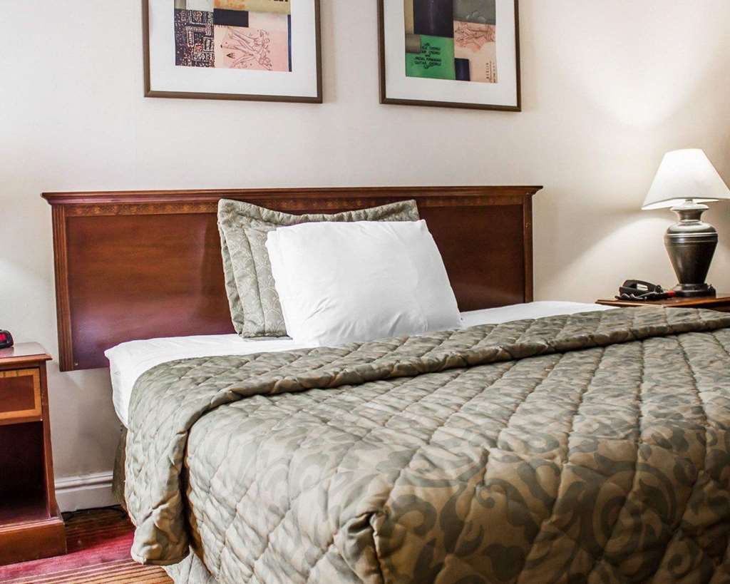 Rodeway Inn Huntington Station Melville - photo 15