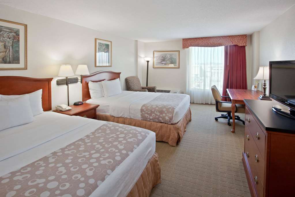 La Quinta Inn Suites Downtown Conference Center - photo 11