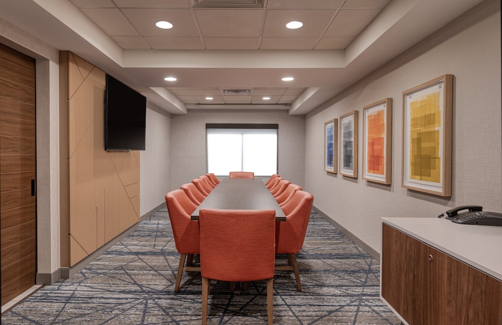 Holiday Inn Express & Suites Wadsworth by IHG - photo 39