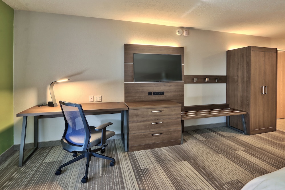 Holiday Inn Express Socorro by IHG - photo 12