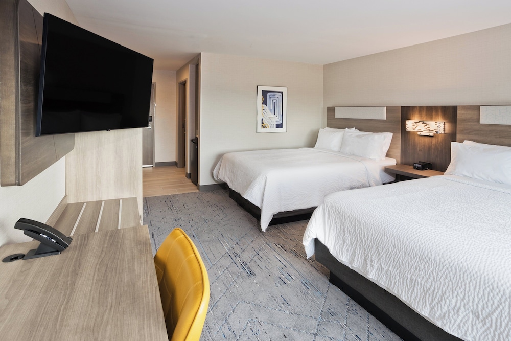 Holiday Inn Express Columbus Northeast - photo 13