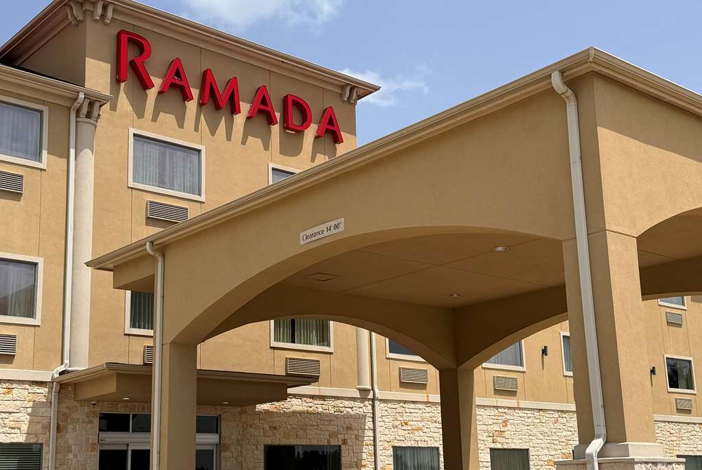 Ramada by Wyndham College Station - photo 24