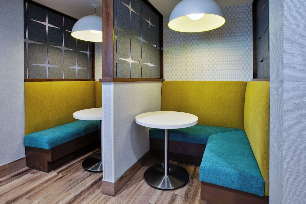 Hampton Inn & Suites by Hilton Indianapolis South Greenwood - photo 34
