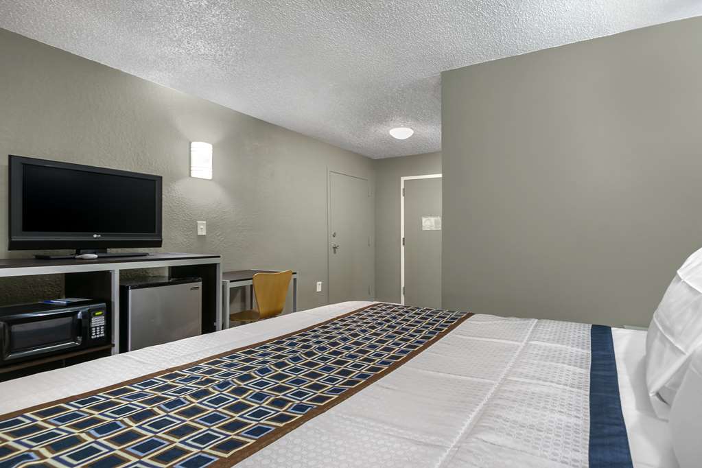 Rodeway Inn Bristol near Sesame Place - photo 12