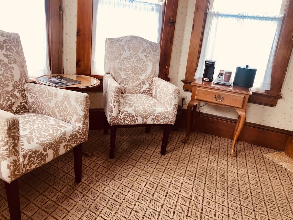 Pacific Grove Inn - photo 11