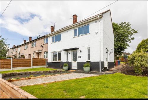 Entire Immaculate 3 Bedrooms House in Blackburn Weekend Away — Blackburn — photo 3