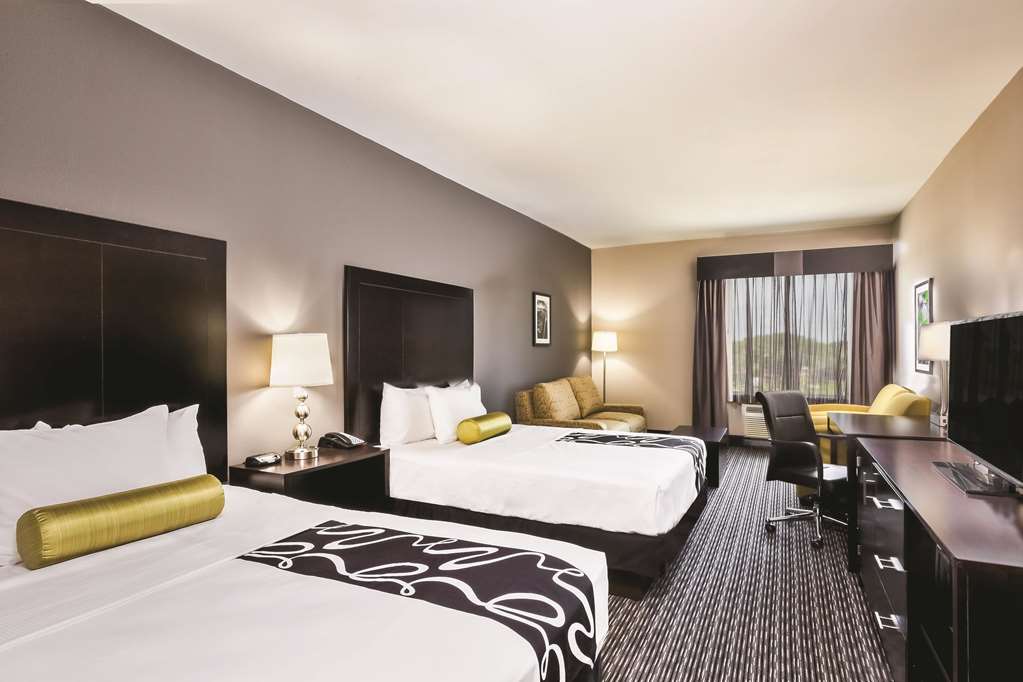 La Quinta Inn & Suites by Wyndham Rockport Fulton - photo 24