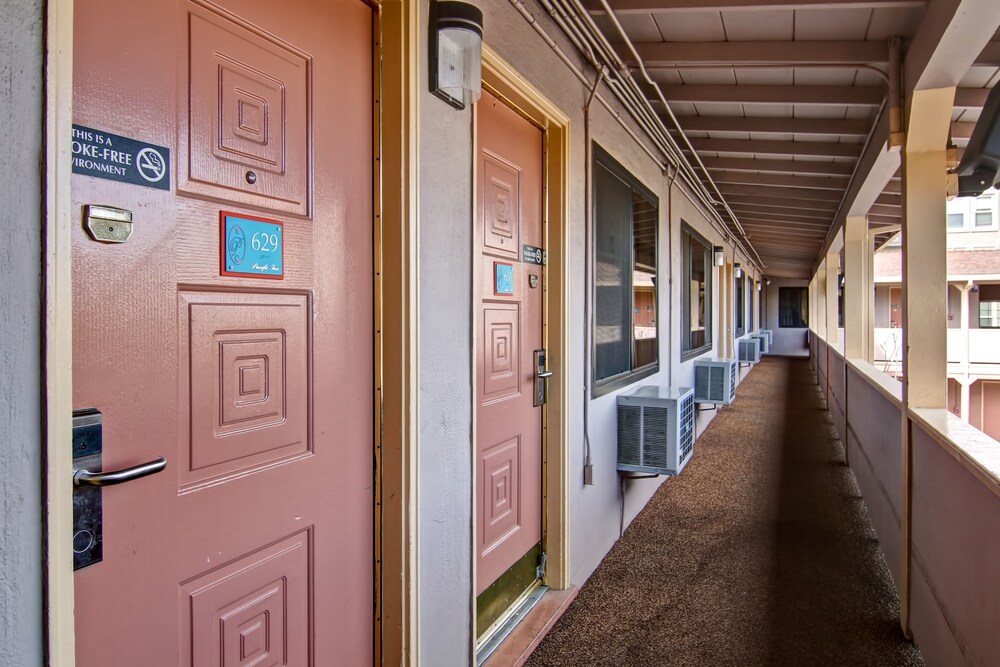 Pacific Inn of Redwood City - photo 57