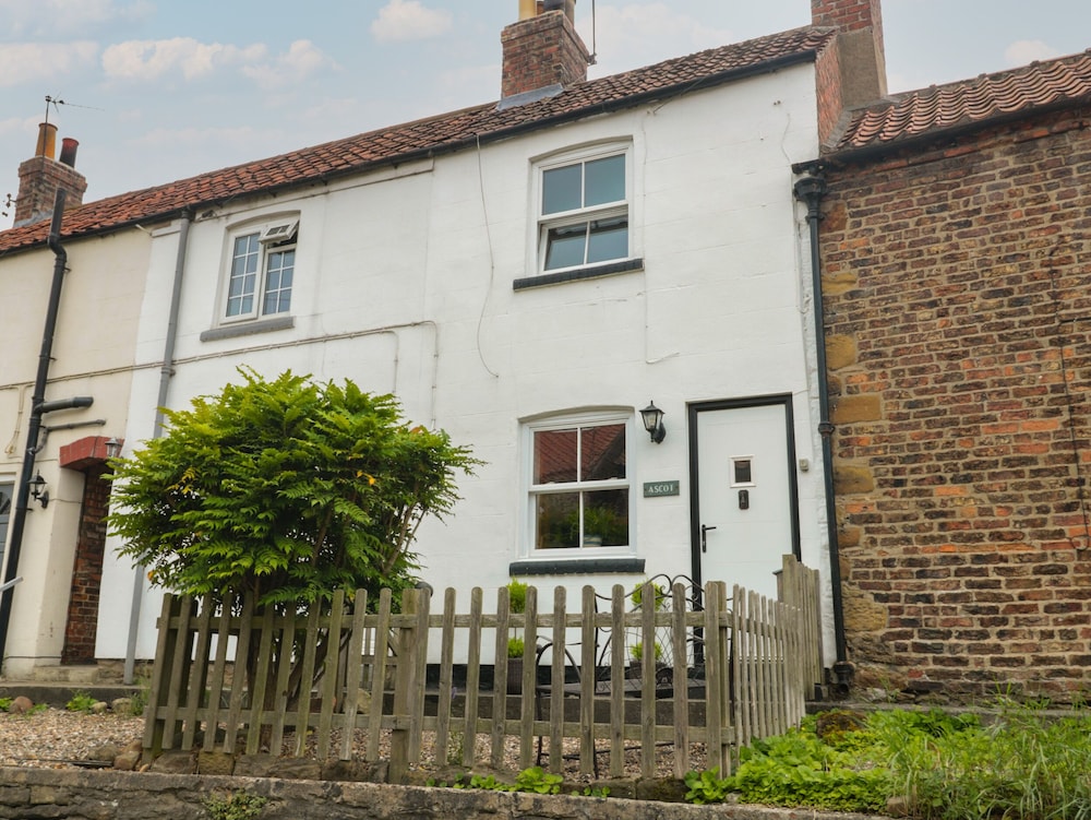 Ascot Cottage — 4-Star Luxury Hotel in York, United Kingdom