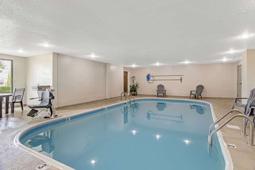 Comfort Suites near I 80 and I 94 - photo 33