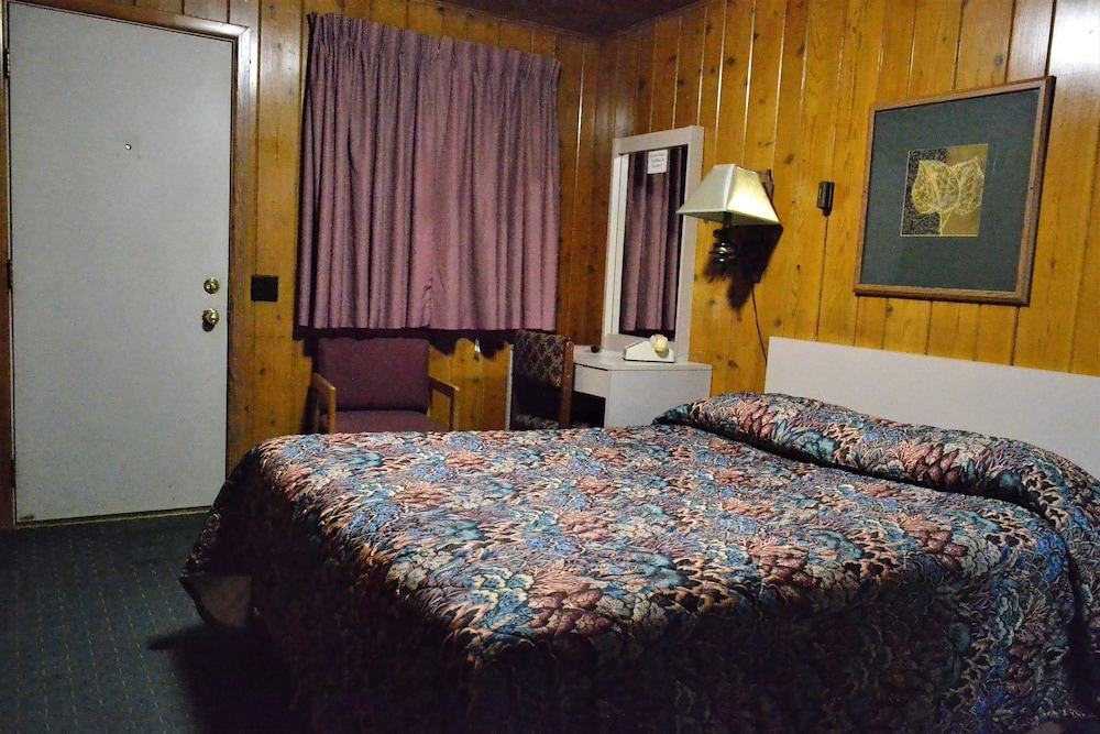 Innkeeper Motel - photo 20