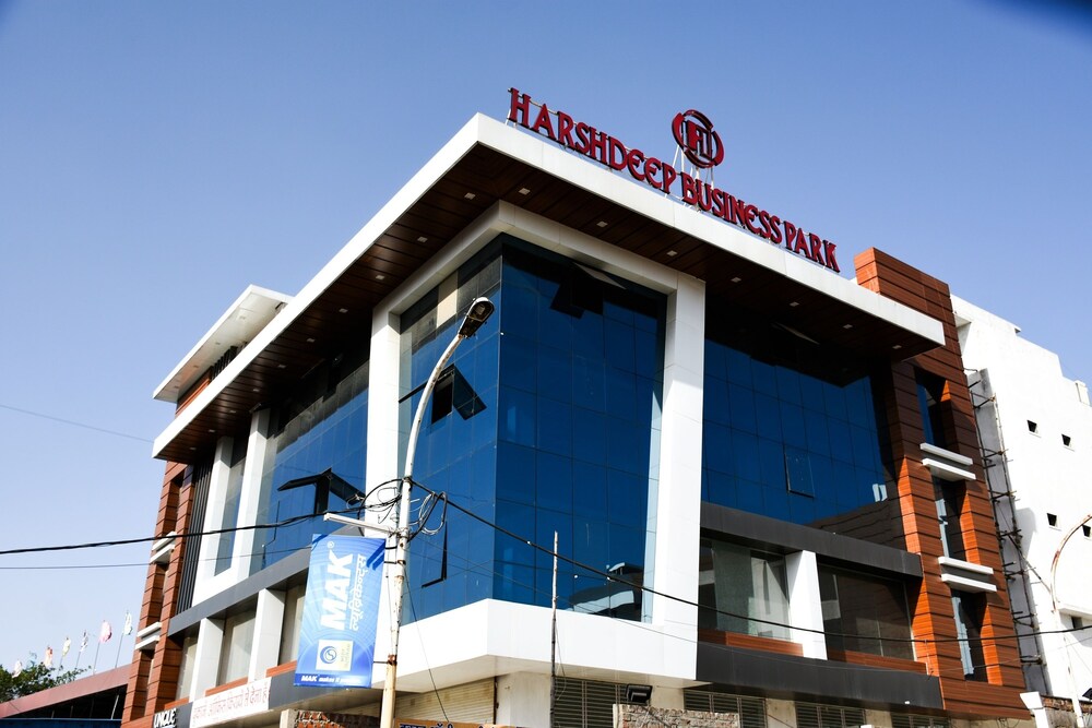 Harshdeep Smart Stays - last minute hotel in Ujjain
