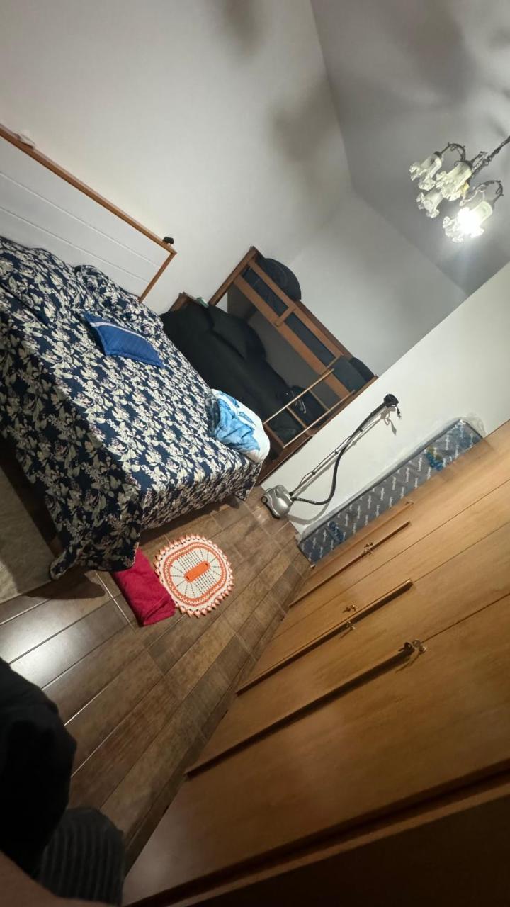 Quarto Aconchegante I in Cruzeiro, Brasil