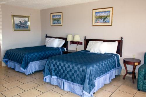 Toledo Town Inn - photo 4