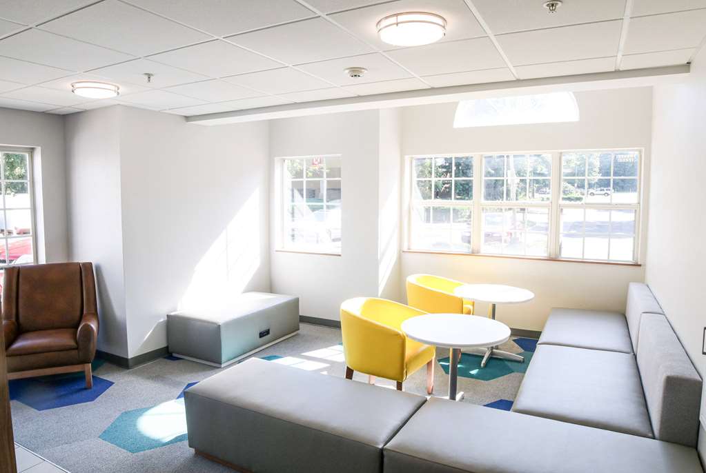 Microtel Inn & Suites by Wyndham Charlotte Northlake - photo 22