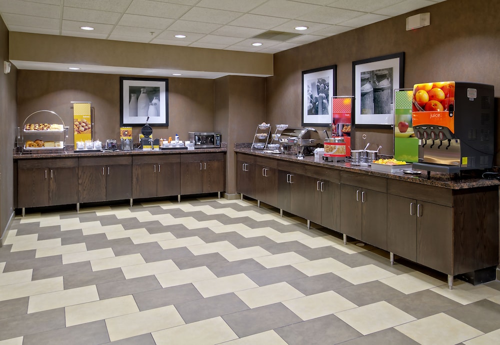 Hampton Inn & Suites Lebanon - photo 41