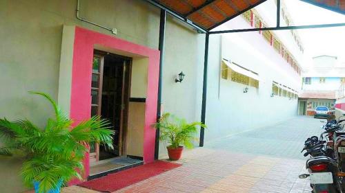 Hotel Palm Tree — Vellore