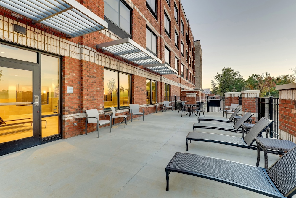 Holiday Inn Express Holly Springs Raleigh Area by IHG - photo 37