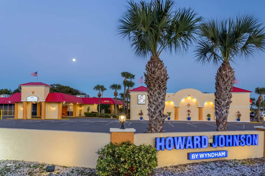 Howard Johnson by Wyndham Lakeland - photo 3