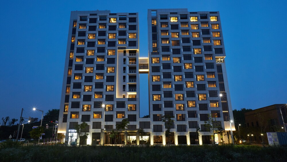 Royal Emporium Incheon Airport Hotel in Incheon, South Korea