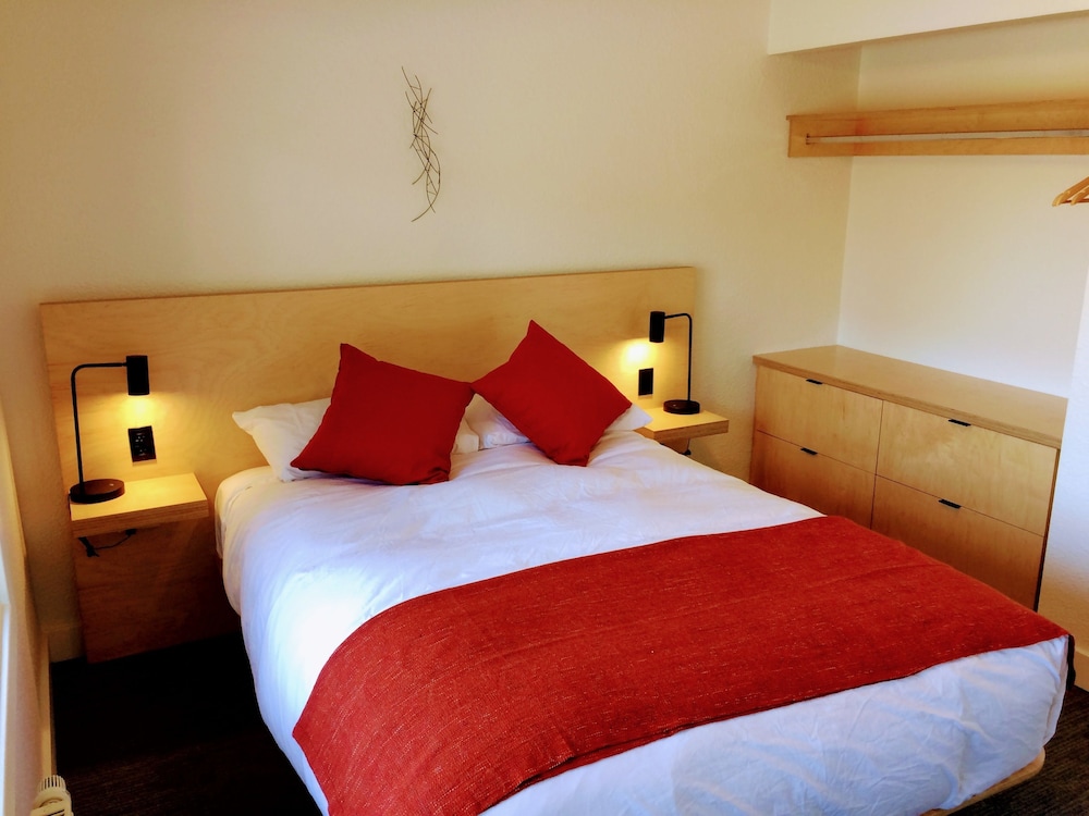 Heliotrope Hotel - photo 15