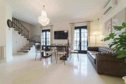 Caffetteria Luca Suite & Rooms — 4-Star Luxury Hotel in Bronte, Italy
