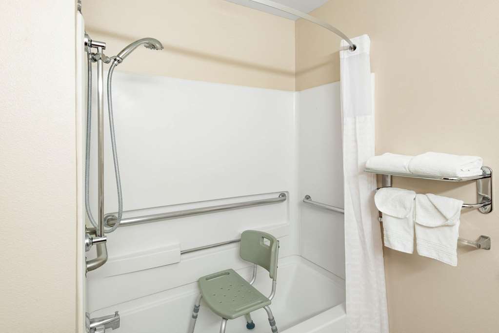 Baymont by Wyndham Farmington - photo 16