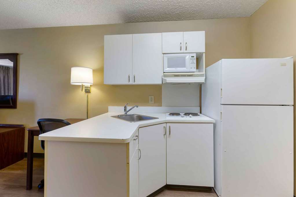 Extended Stay America Select Suites Phoenix Scottsdale North - photo 26