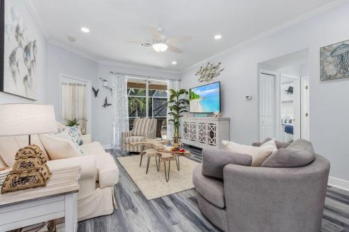 Blue Bayou Oasis Luxury Pool home and Sunshine — 4-Star Luxury Hotel in Naples, United States