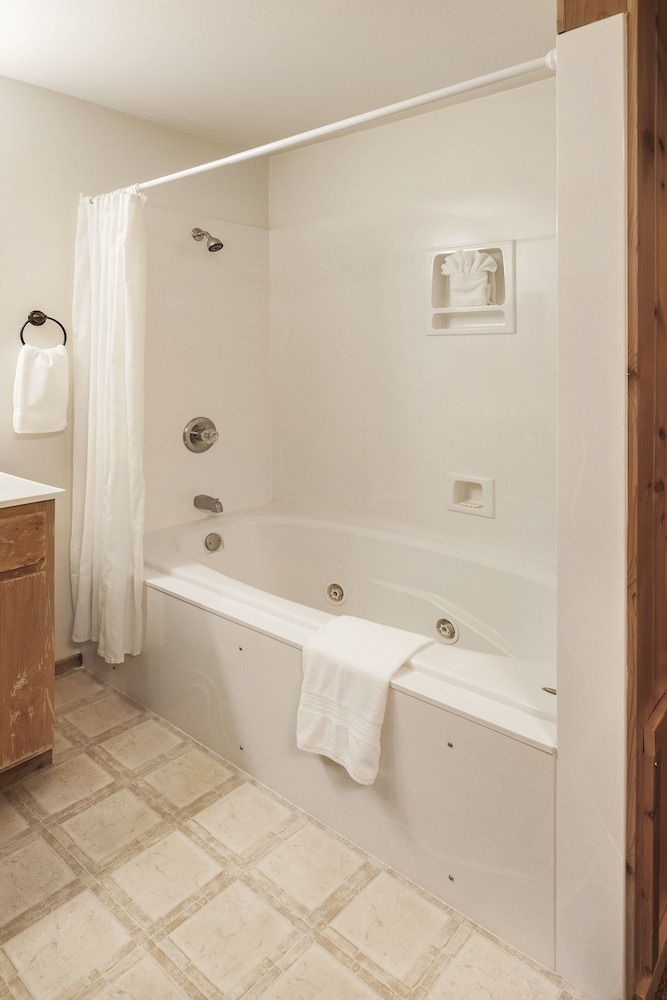 Idyllwild Inn - photo 190