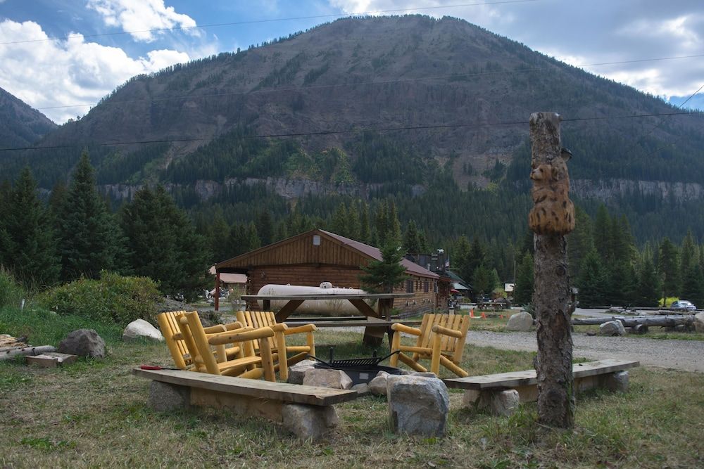 Silver Gate Lodging - photo 3