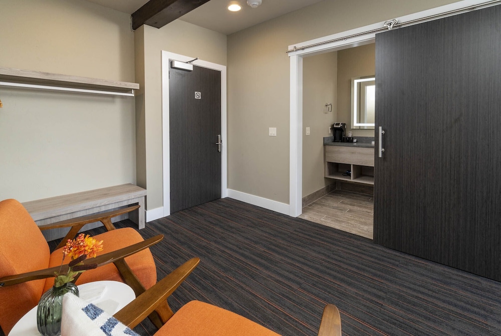 Ski Inn Taphouse Hotel - photo 14