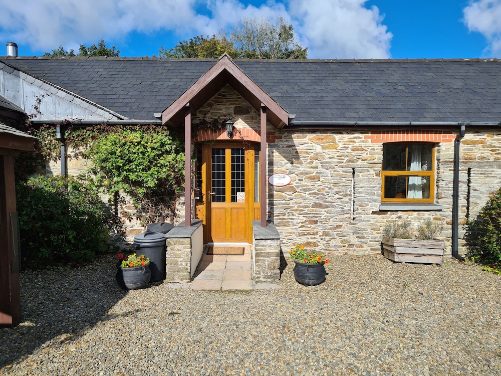 Sandpiper Cottage 10331283 — Whitland