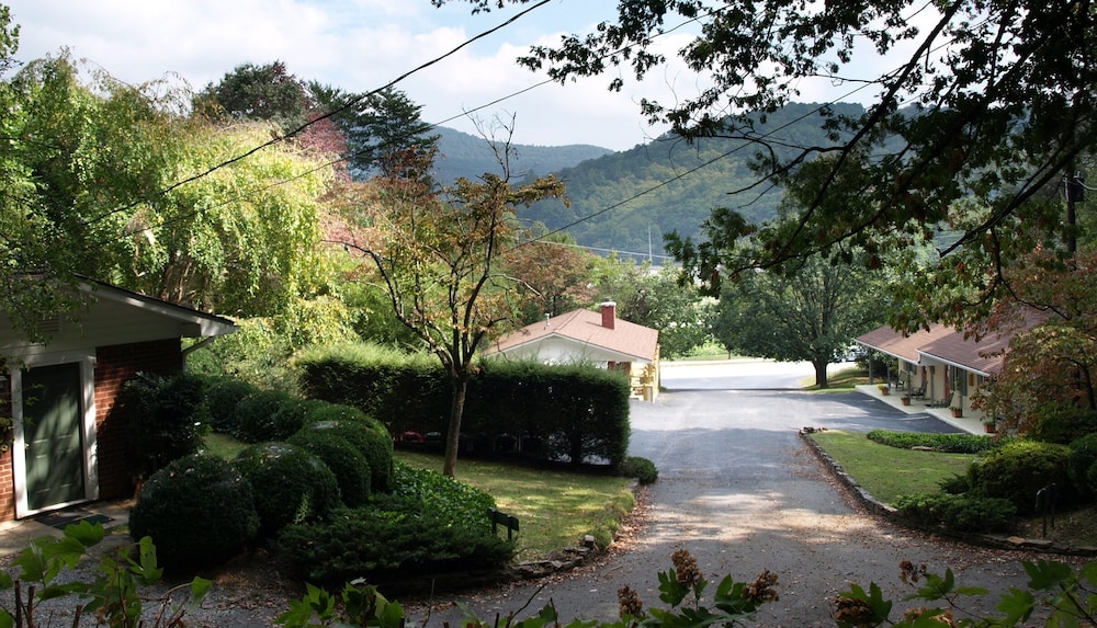 Mountain Aire Cottages & Inn - photo 304