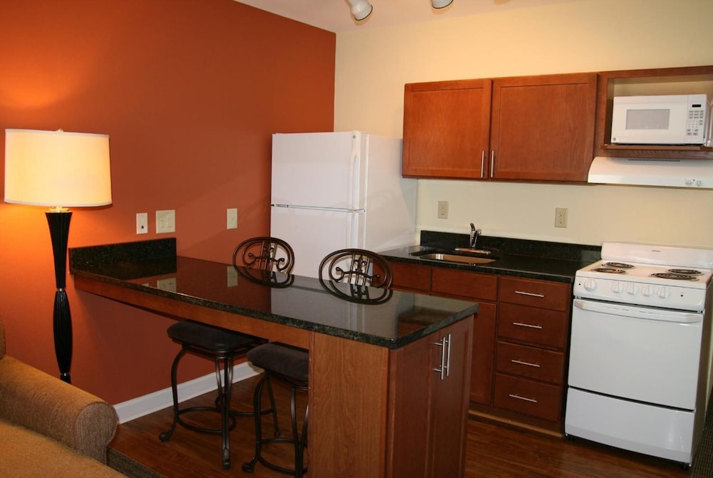 Affordable Suites Fayetteville - photo 12